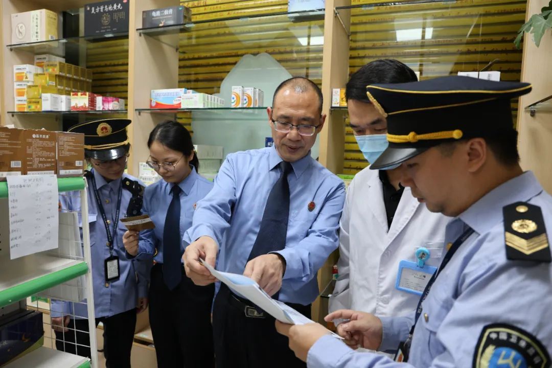 一次抢救揭开地下交易!止咳药变身毒品,多家诊所竟成“供货商” 一次抢救揭开地下交易!止咳药变身毒品,多家诊所竟成“供货商”