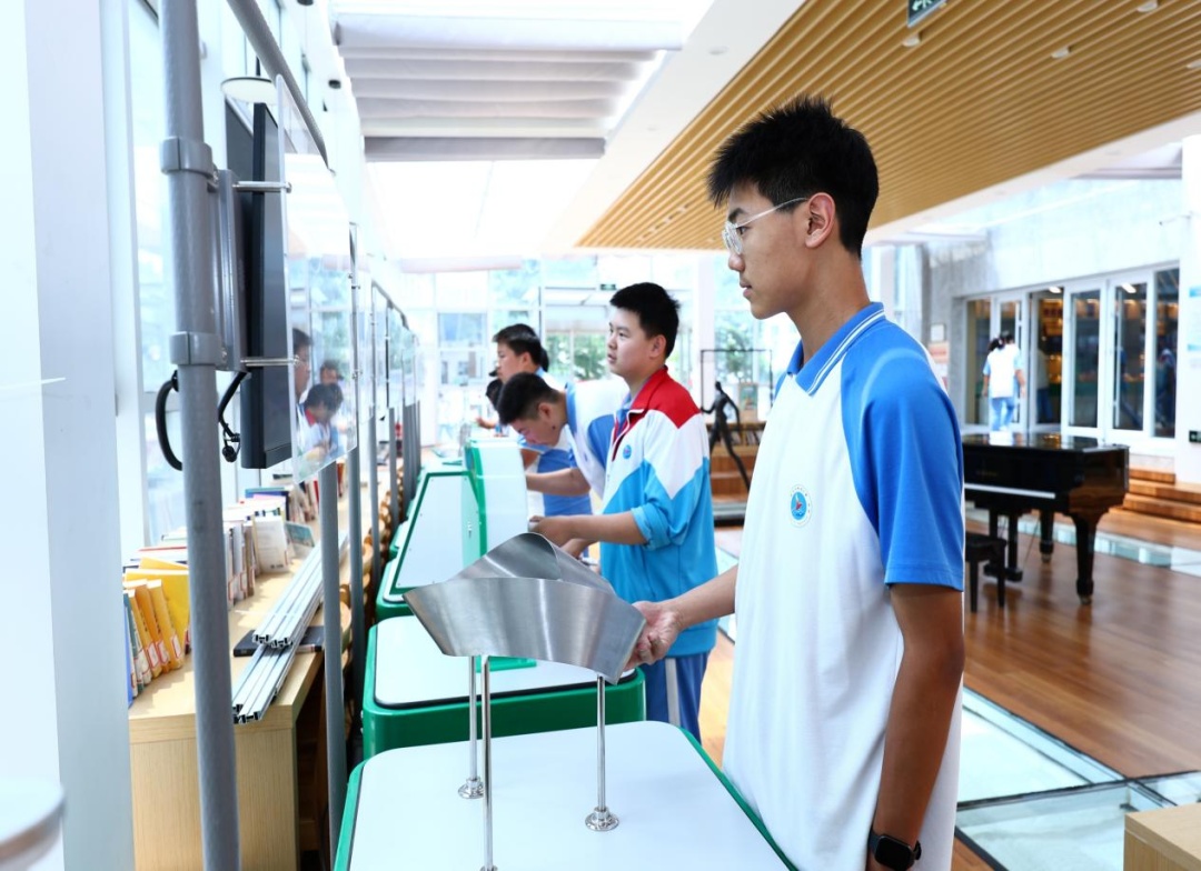 资讯动态丨北京科学中心流动科技馆走进怀柔区第一中学 资讯动态丨北京科学中心流动科技馆走进怀柔区第一中学