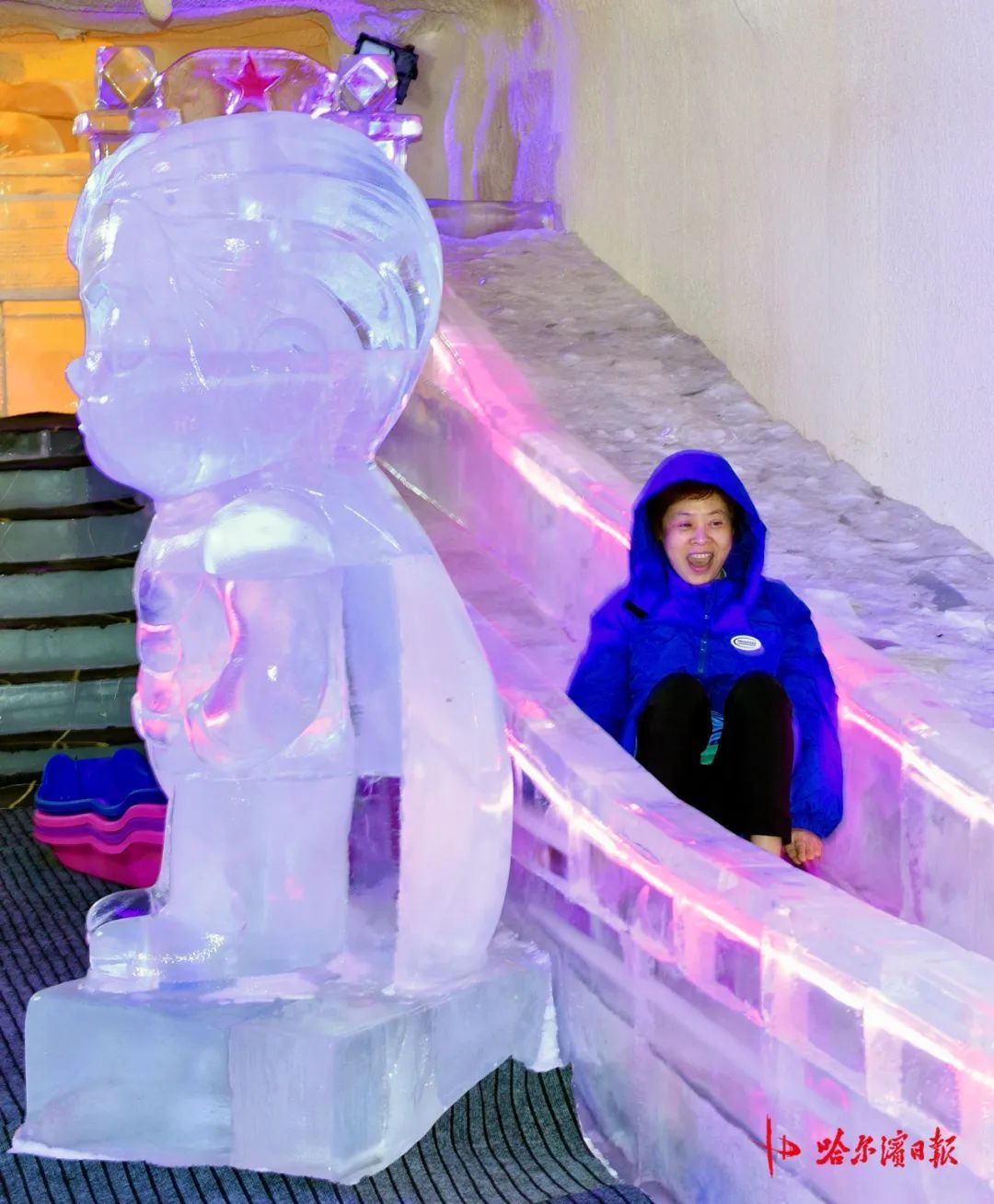 夏日,来中央大街赏冰雕 夏日,来中央大街赏冰雕