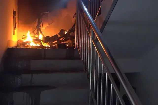 电动自行车防火须知:别让“便捷”变“隐患”! 电动自行车防火须知:别让“便捷”变“隐患”!
