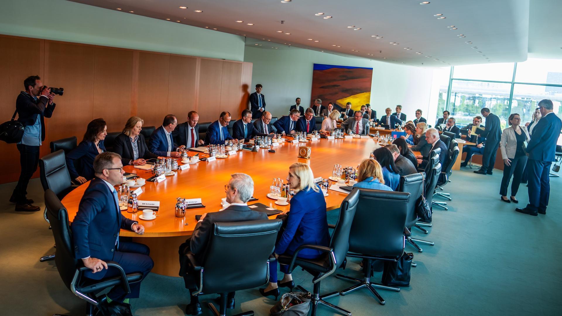 大幅增加国防开支 德国内阁批准新财政预算草案 大幅增加国防开支 德国内阁批准新财政预算草案