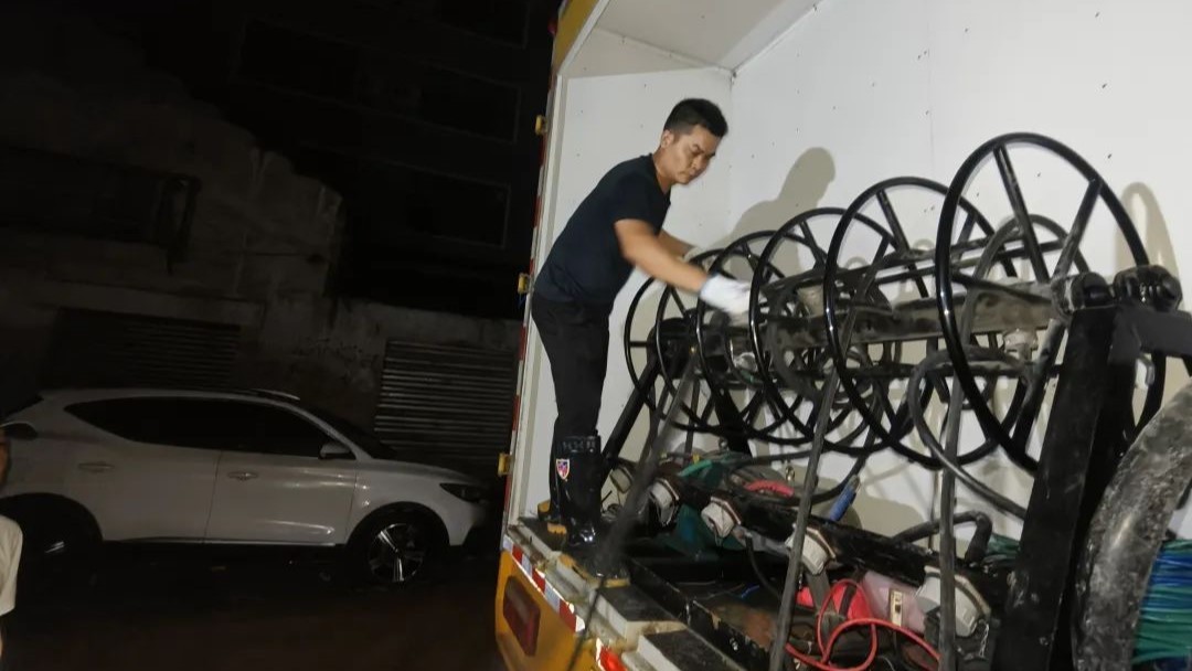 暴雨夜袭贵州榕江!他们劈波斩浪抢险救灾 暴雨夜袭贵州榕江!他们劈波斩浪抢险救灾