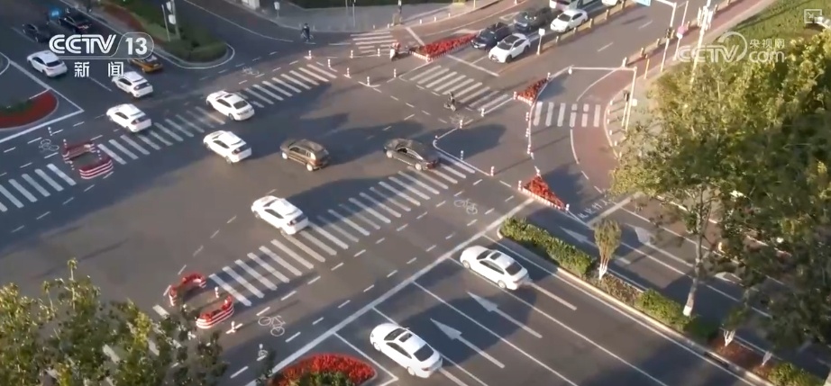 从“车看灯”到“灯看车” “软环境+硬政策”支撑自动驾驶“加速跑”