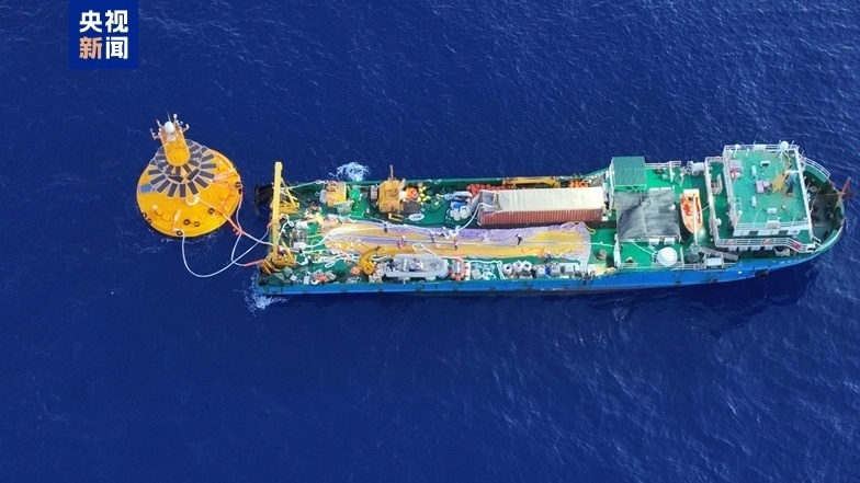 填补空白 我国首套超3500米水深大剖面大型观测浮标系统成功布放