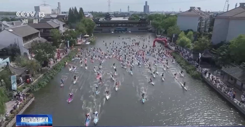 一块板撬动10亿市场!“亲水经济”爆火玩出夏日新热度 一块板撬动10亿市场!“亲水经济”爆火玩出夏日新热度