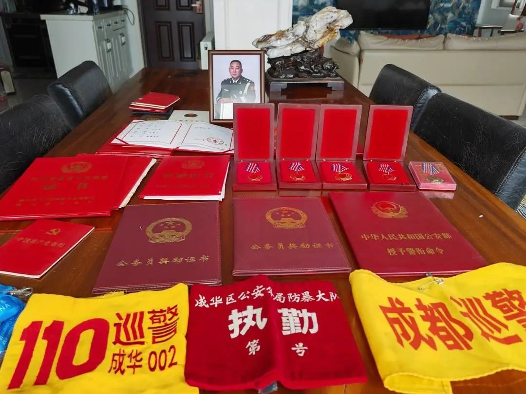 缉毒警察王宇飞去世,终年56岁!“警察故事”首公开 缉毒警察王宇飞去世,终年56岁!“警察故事”首公开