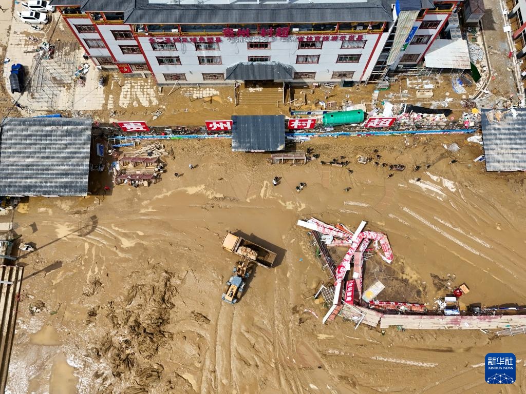 贵州:灾后救援有序进行 贵州:灾后救援有序进行