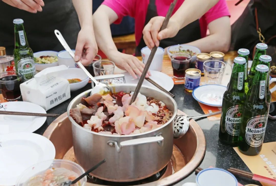 1毫克可致死,无特效药!一盘凉拌菜让她全身“换血”…… 1毫克可致死,无特效药!一盘凉拌菜让她全身“换血”……