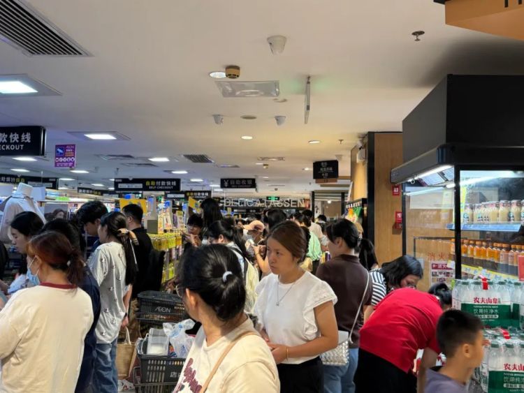 已陪伴街坊近30年，广州知名商超宣布：不搬了！