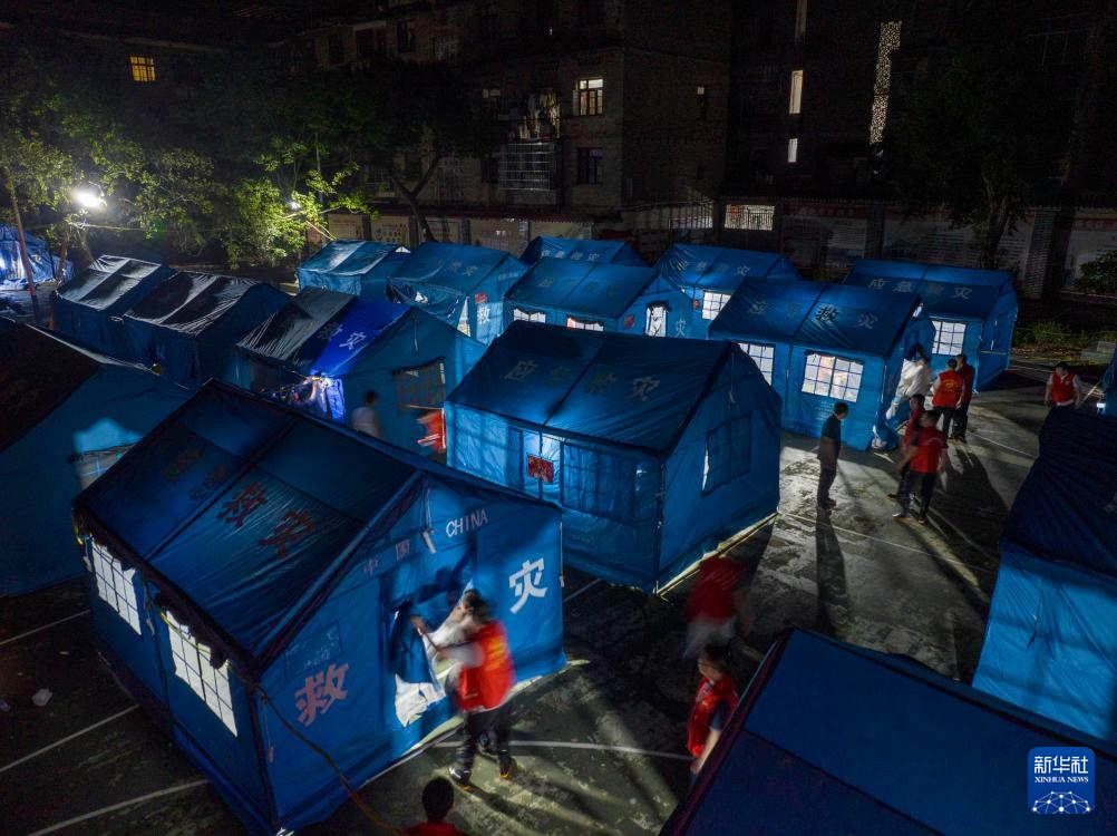 贵州:灾后救援有序进行 贵州:灾后救援有序进行