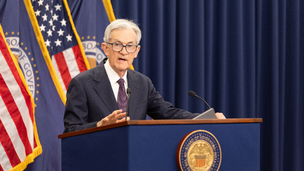 美联储主席重申“等待观望”策略:在进一步了解经济走势后再调整政策 美联储主席重申“等待观望”策略:在进一步了解经济走势后再调整政策