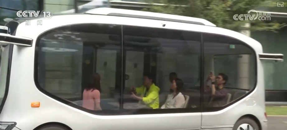 从“车看灯”到“灯看车” “软环境+硬政策”支撑自动驾驶“加速跑”