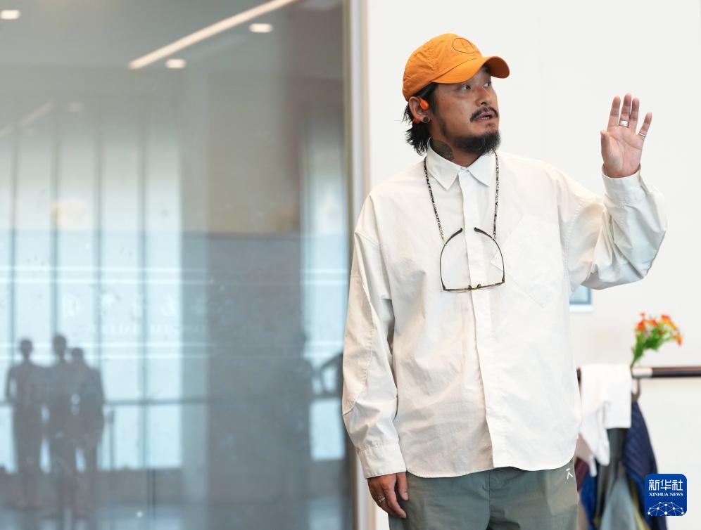 首演在即 上芭原创芭蕾舞剧《百合花》加紧排练 首演在即 上芭原创芭蕾舞剧《百合花》加紧排练