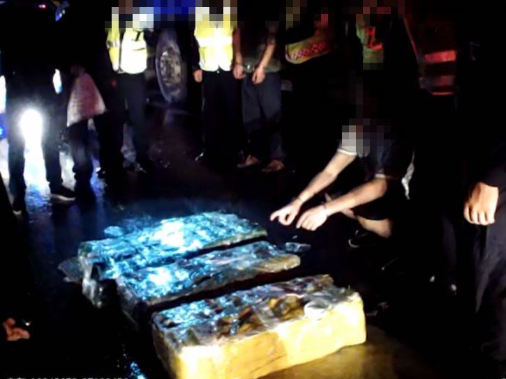 缉毒2.6吨的他,却是女儿眼中“只会玩电脑的爸爸” 缉毒2.6吨的他,却是女儿眼中“只会玩电脑的爸爸”