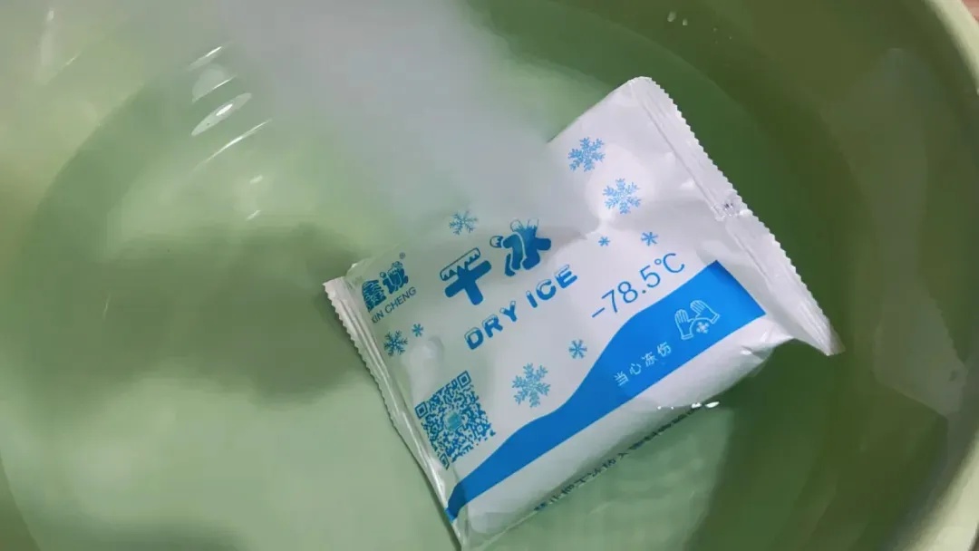 夏天这四种东西放冰箱,可能会“爆” 夏天这四种东西放冰箱,可能会“爆”