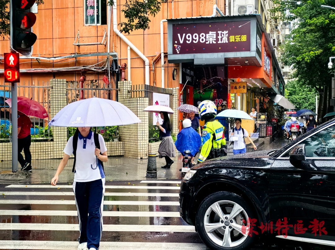多图直击!深圳中考今日开考 多图直击!深圳中考今日开考