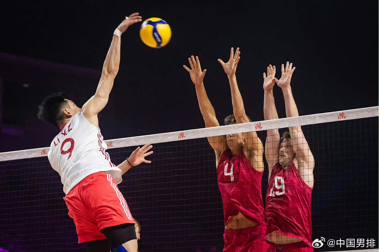 世联赛芝加哥站开赛,中国男排2:3惜败美国队 世联赛芝加哥站开赛,中国男排2:3惜败美国队