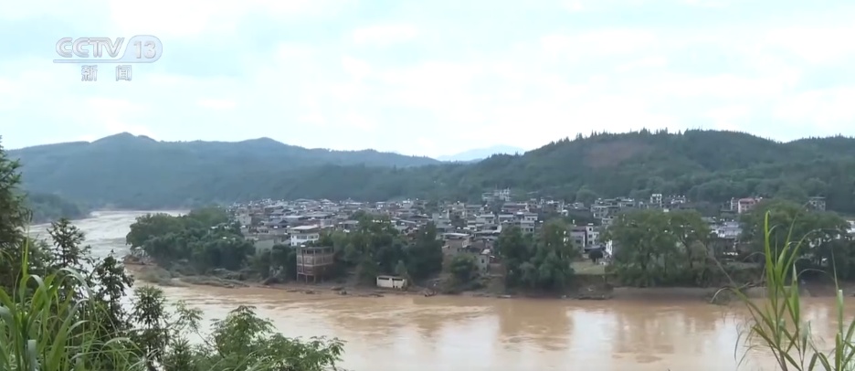 受灾地区迅速开展灾后重建工作 群众生产生活秩序有序恢复