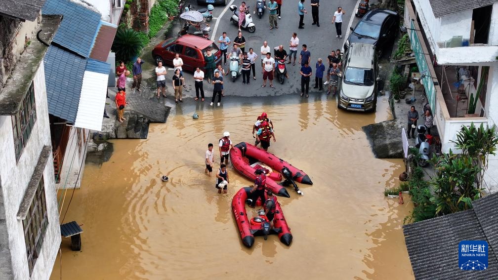 广西多地遭遇洪水 各方全力救援 广西多地遭遇洪水 各方全力救援