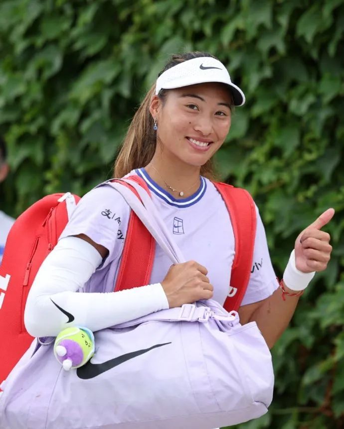 郑钦文备战温网!训练照曝光,移动和击球状态良好 郑钦文备战温网!训练照曝光,移动和击球状态良好