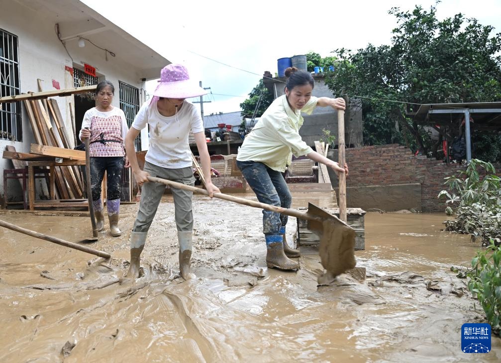 广西多地遭遇洪水 各方全力救援 广西多地遭遇洪水 各方全力救援