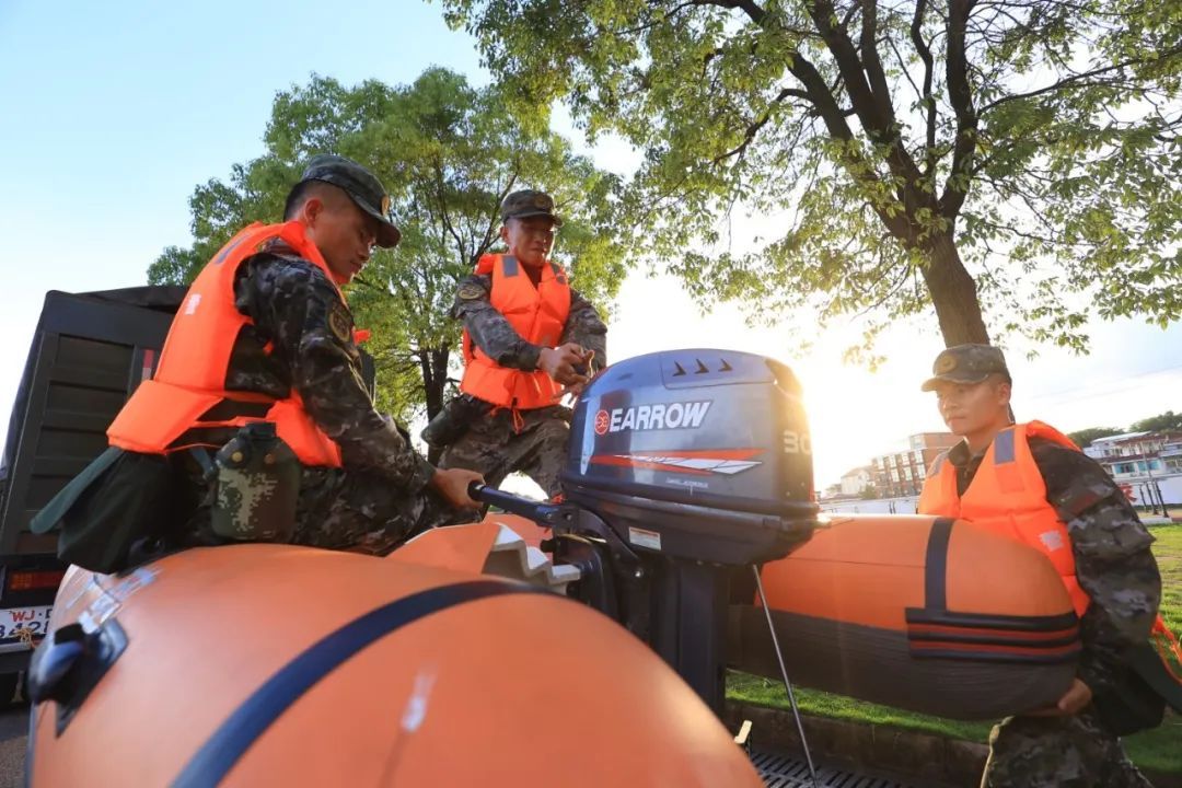 备战汛期,拼! 备战汛期,拼!