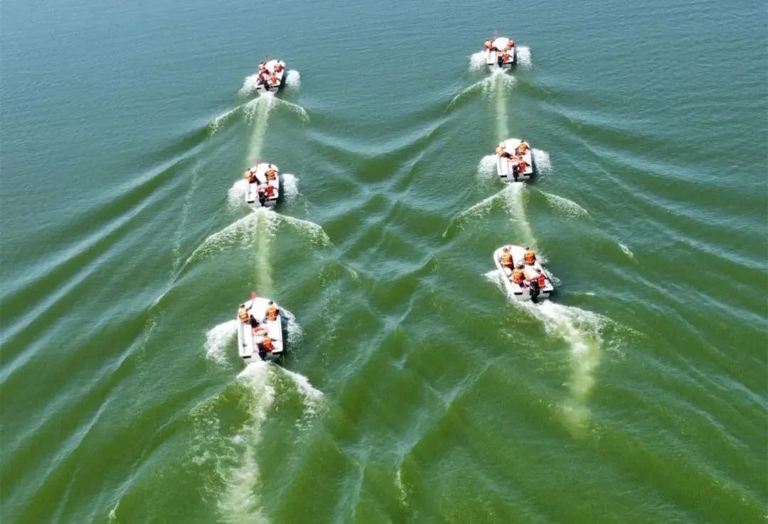 备战汛期,拼! 备战汛期,拼!