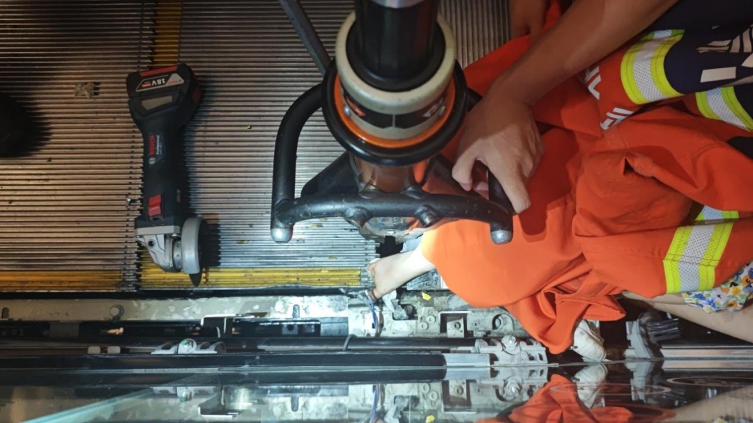 腿被TA“咬”住,女童不停哭喊:“我疼!”紧急提醒 腿被TA“咬”住,女童不停哭喊:“我疼!”紧急提醒