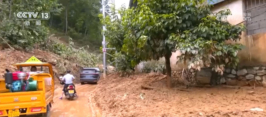 受灾地区迅速开展灾后重建工作 群众生产生活秩序有序恢复