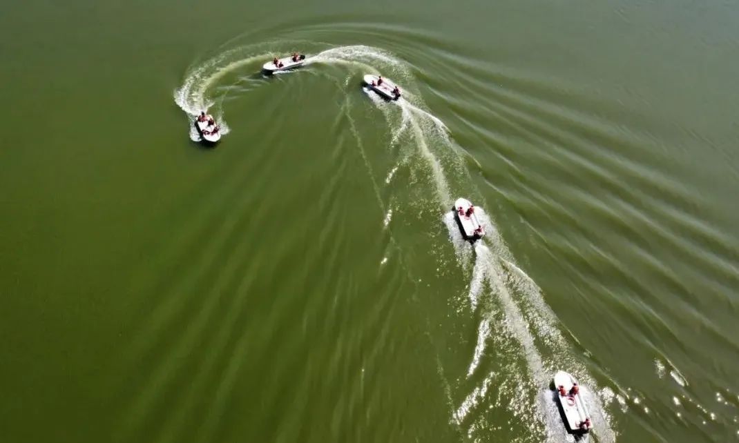 备战汛期,拼! 备战汛期,拼!