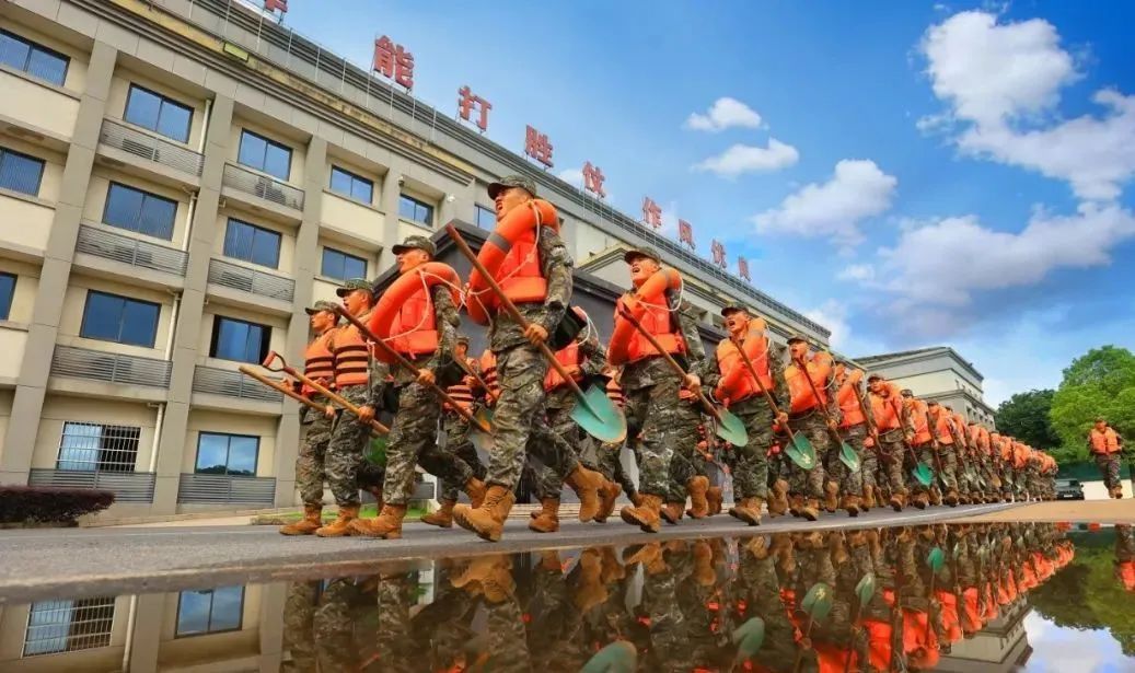 备战汛期,拼! 备战汛期,拼!