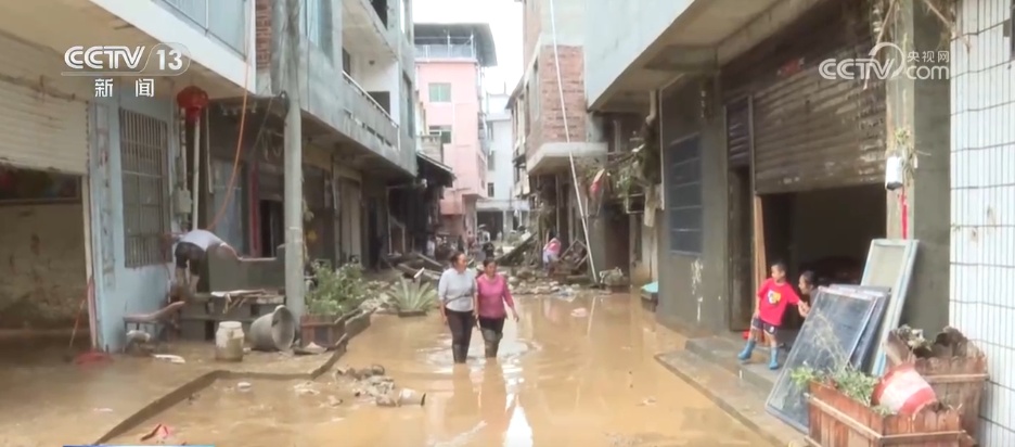 受灾地区迅速开展灾后重建工作 群众生产生活秩序有序恢复