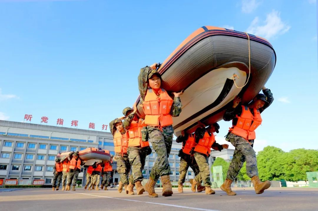 备战汛期,拼! 备战汛期,拼!