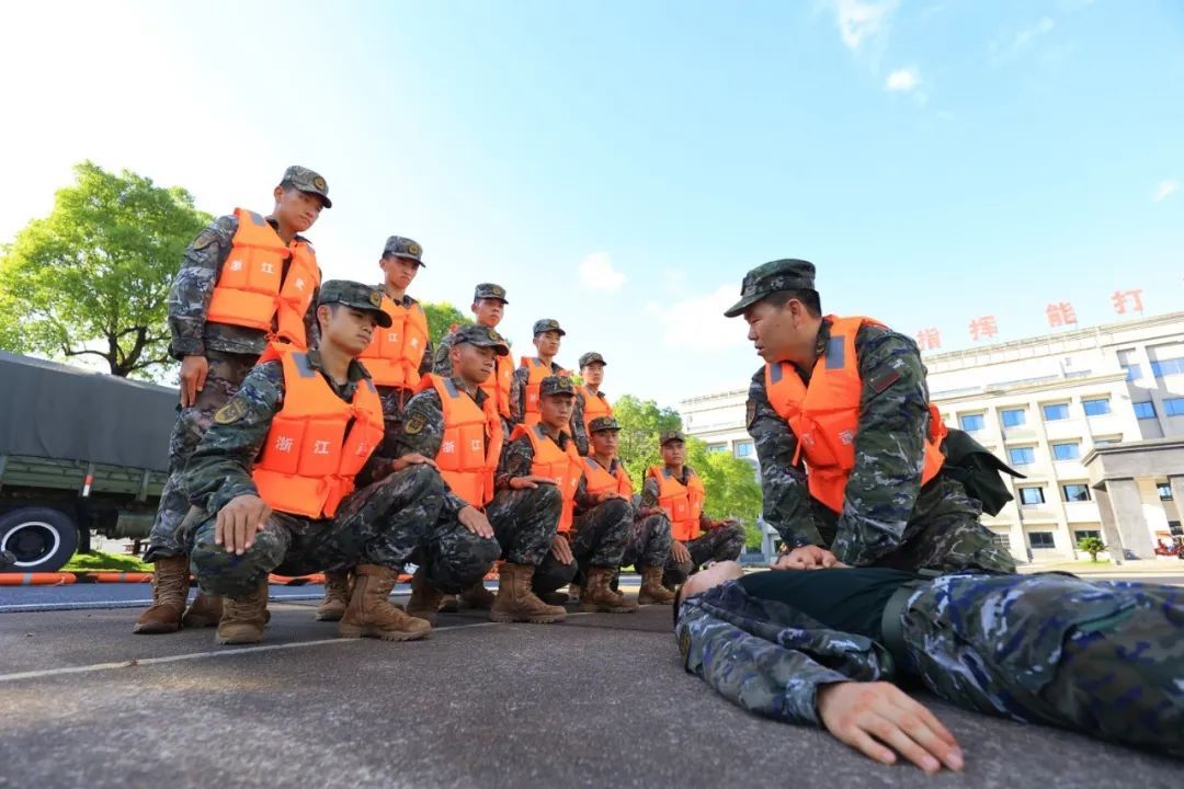 备战汛期,拼! 备战汛期,拼!