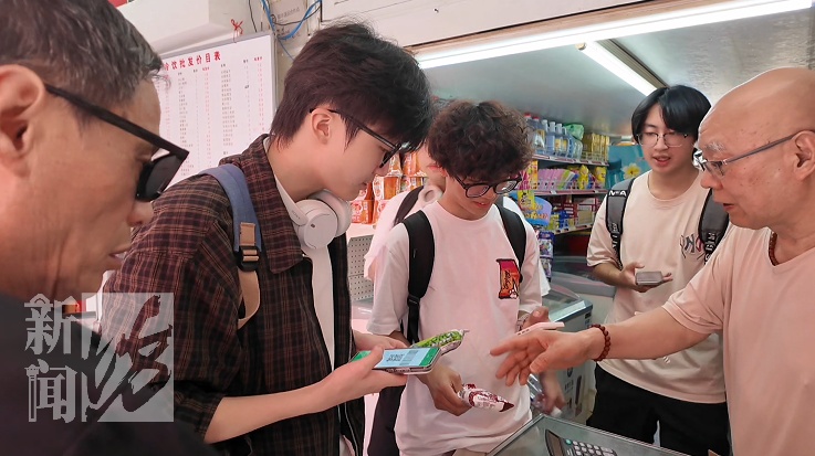 一大口下肚，上海女子"脑子抽筋了"…冷饮最好在这个时间段吃