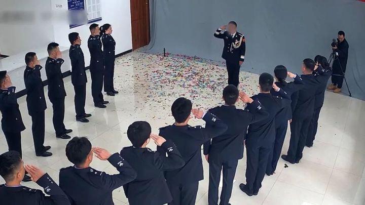 缉毒43年，缴毒1.96吨！代号“冰峰”，光荣退休！