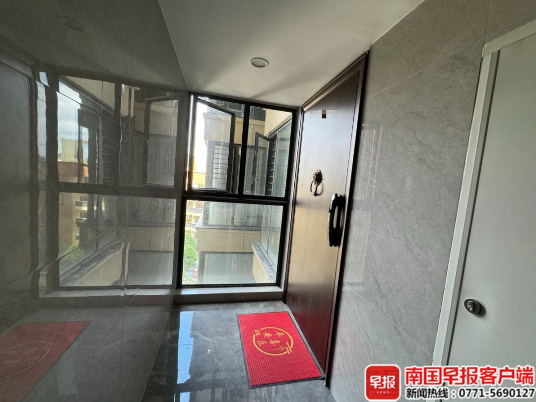 楼上业主疑将住宅改私人会所，邻居不堪噪声扰民多次报警，多方回应