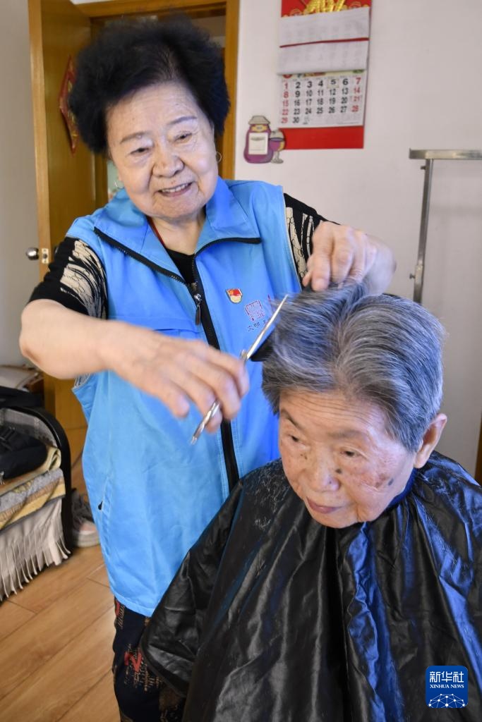 银发老党员成为社区治理先锋队 银发老党员成为社区治理先锋队