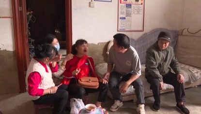 被拐33年后,女儿用37个小时带妈妈回家 被拐33年后,女儿用37个小时带妈妈回家