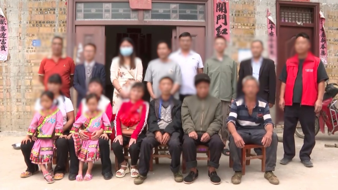 被拐33年后,女儿用37个小时带妈妈回家 被拐33年后,女儿用37个小时带妈妈回家