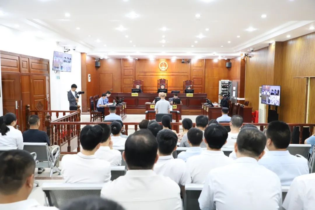 被控受贿362.9万元！海南一地人民医院原党委书记受审