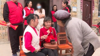 被拐33年后,女儿用37个小时带妈妈回家 被拐33年后,女儿用37个小时带妈妈回家