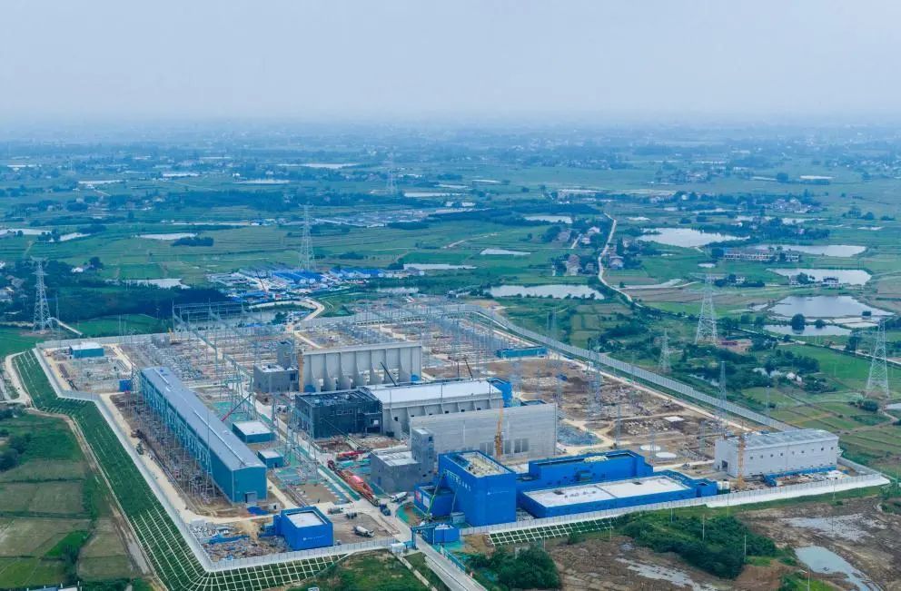 新华全媒+丨跨越1200多公里,308吨“巨无霸快递”送货记 新华全媒+丨跨越1200多公里,308吨“巨无霸快递”送货记