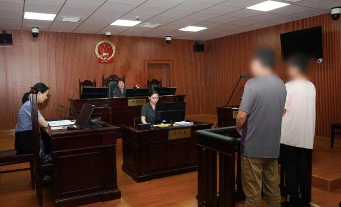 邀请好友到自家小院坐坐，男子竟掏出这种东西招待！法院判决