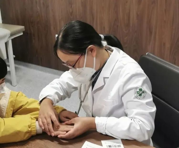 9岁男孩突然确诊!父母难以接受,医生:极易误诊 9岁男孩突然确诊!父母难以接受,医生:极易误诊
