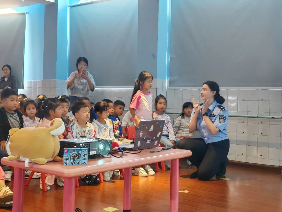 这个女警,实力出圈! 这个女警,实力出圈!