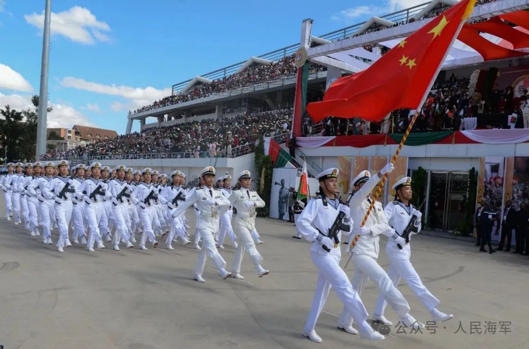 中国人民解放军，首次参加！