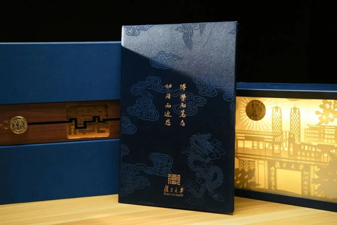 不是，谁把“天大的好消息”印录取通知书上啦？！