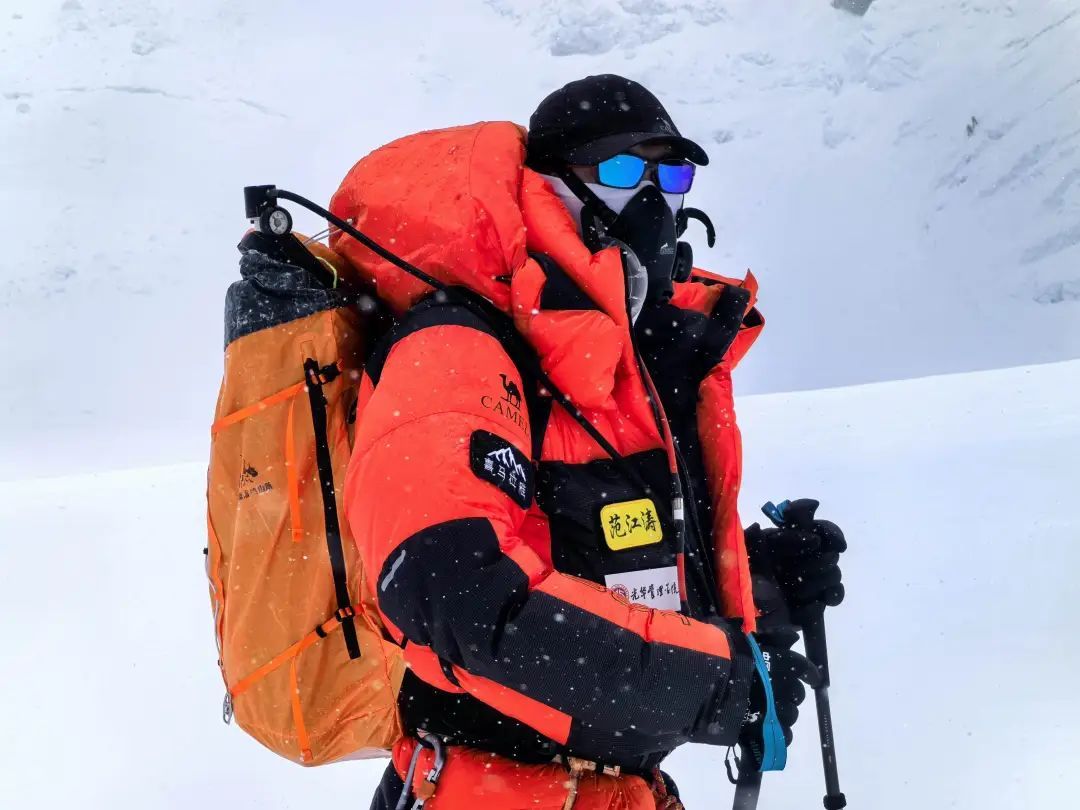 曾为救人放弃登顶珠峰的他,如今梦圆世界之巅 曾为救人放弃登顶珠峰的他,如今梦圆世界之巅