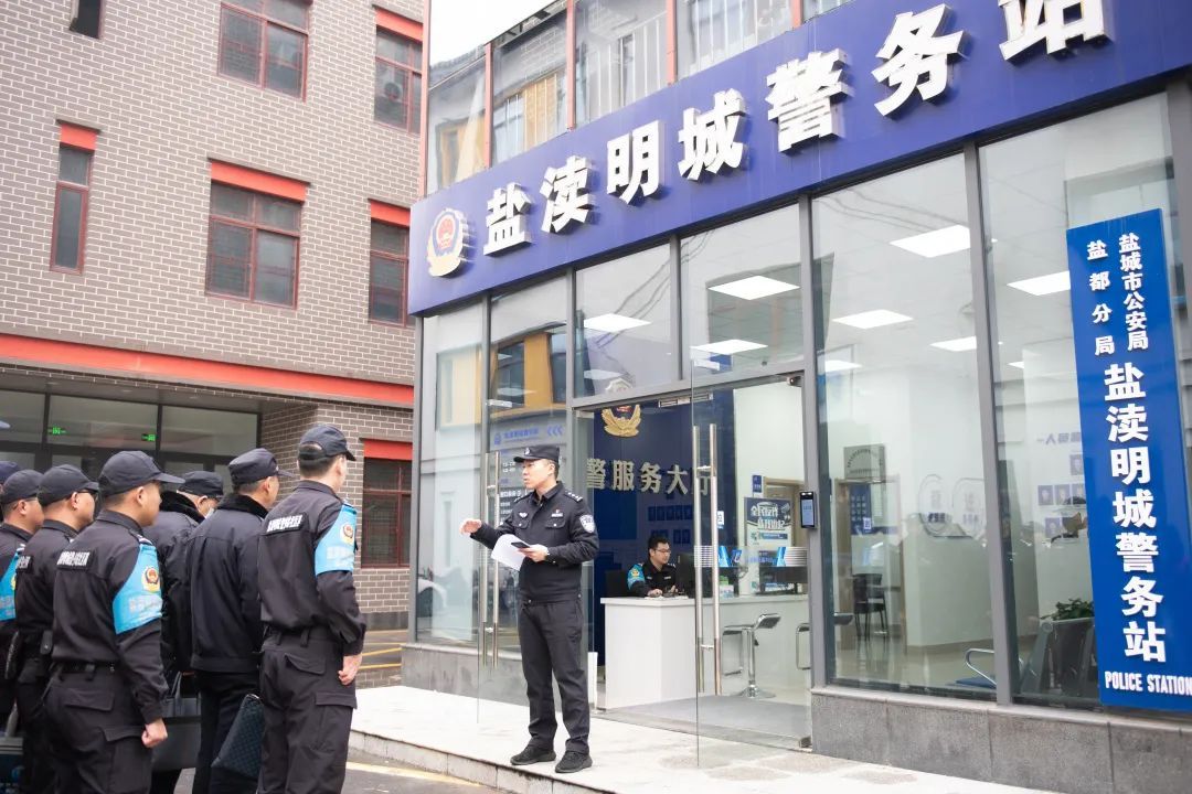 放弃留校选择入警,他现在怎么样了? 放弃留校选择入警,他现在怎么样了?